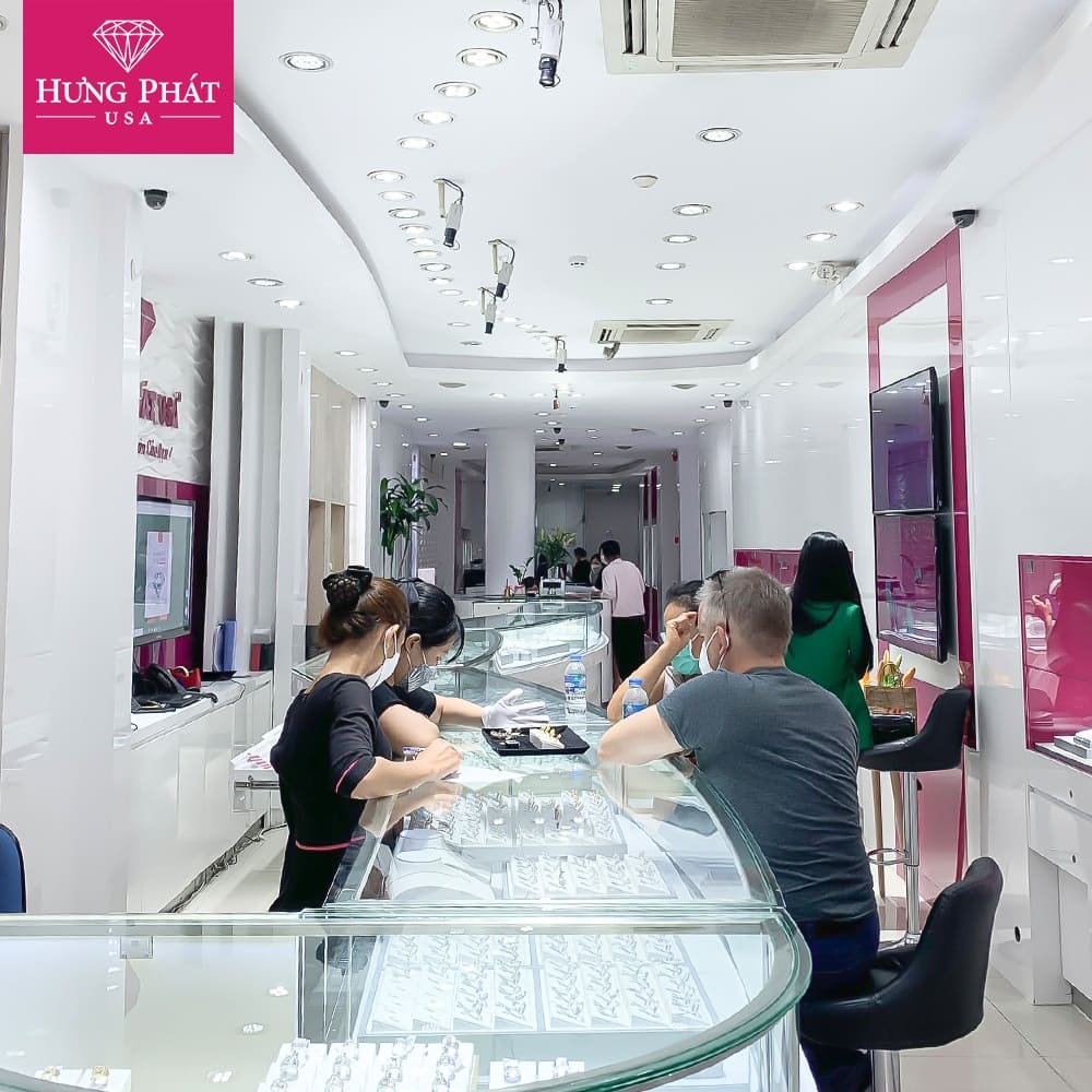 showroom-nhan-kim-cuong-uy-tin-o-ho-chi-minh